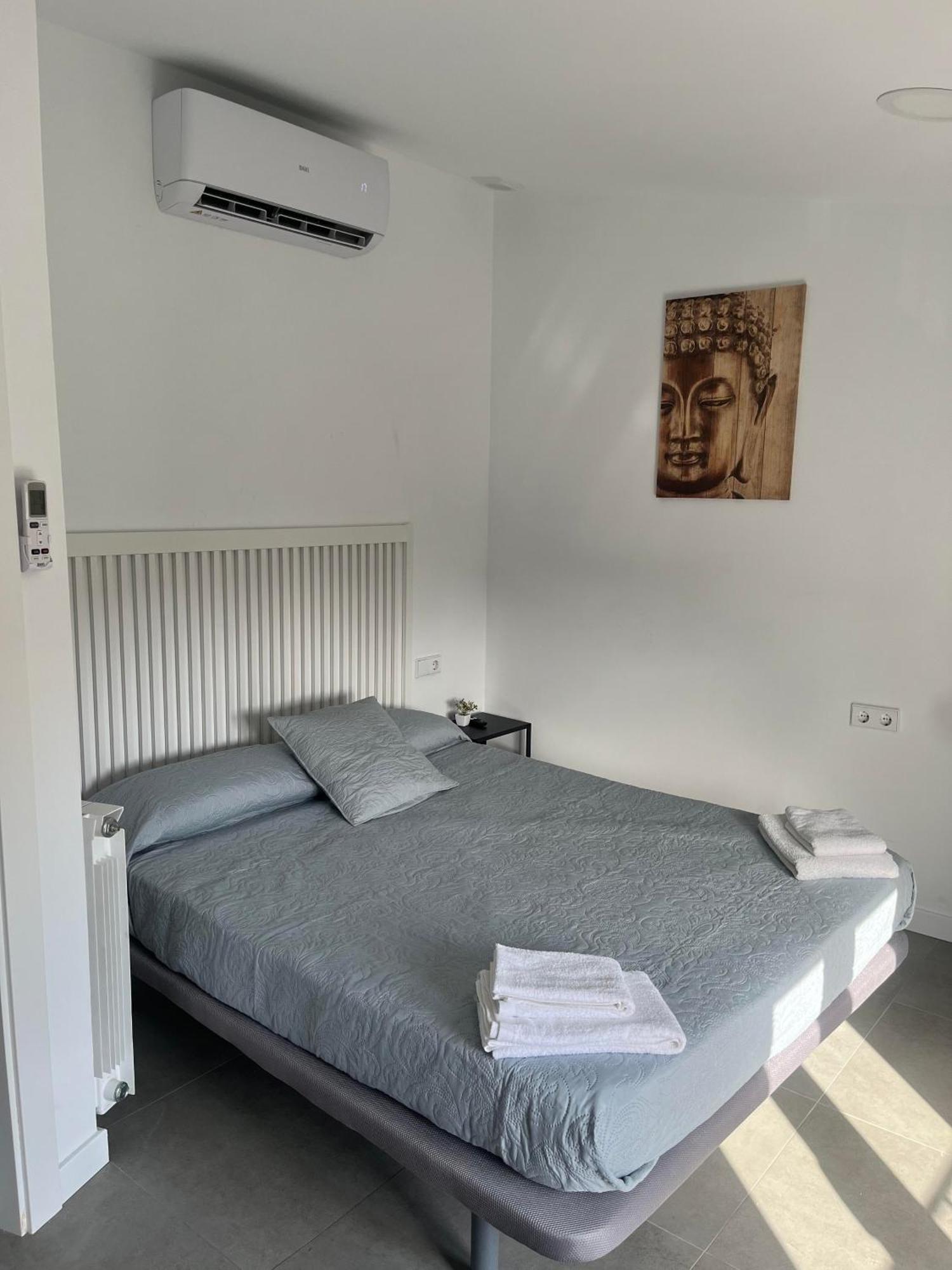 Hostal La Masia Μανρέζα Εξωτερικό φωτογραφία