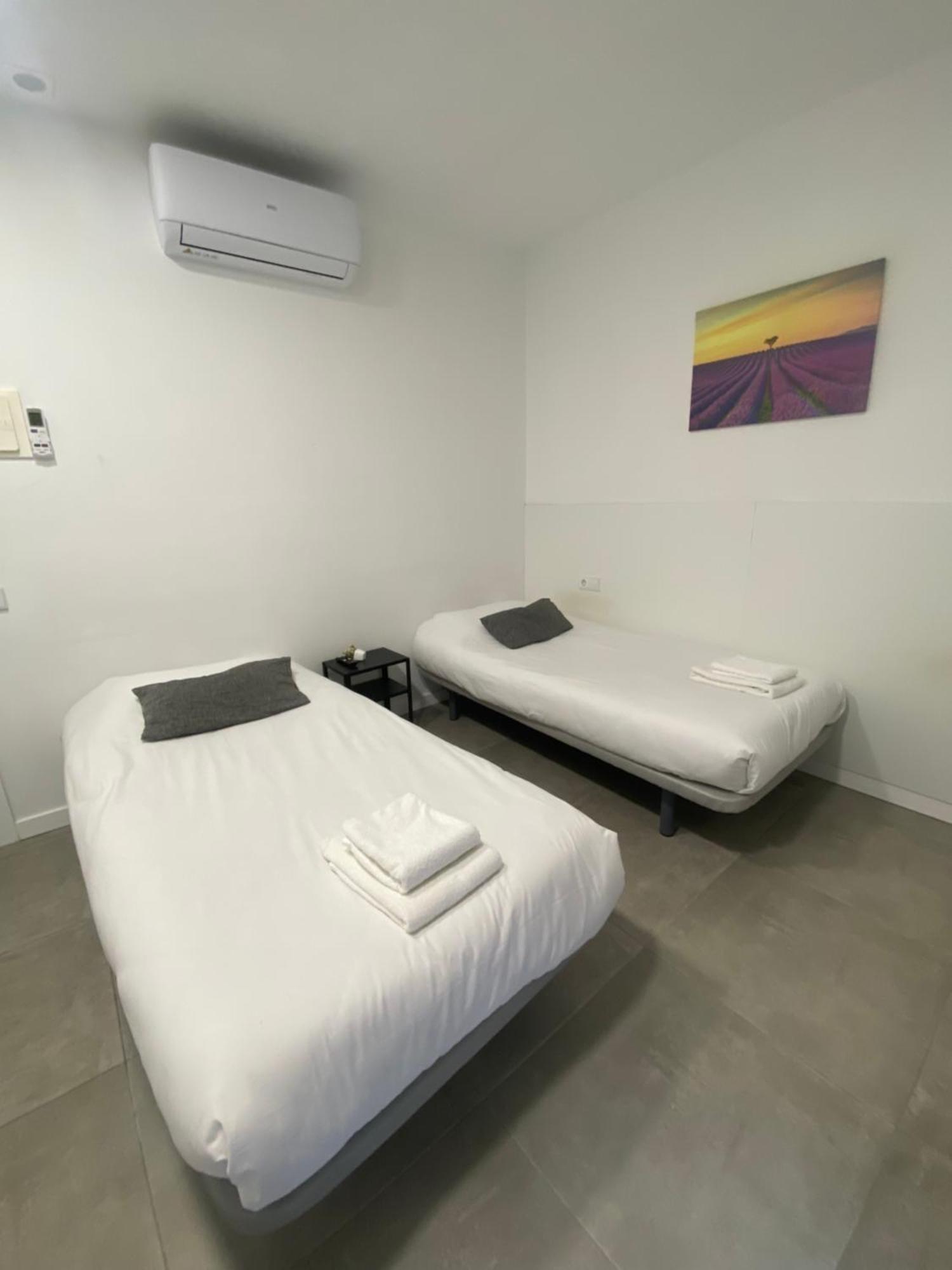Hostal La Masia Μανρέζα Εξωτερικό φωτογραφία
